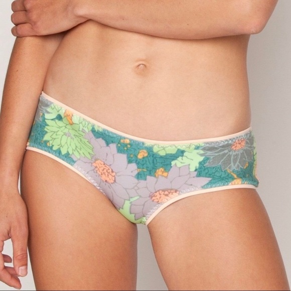 Seea Goa C-Skin Mirage Surf Bikini Set - Picture 4 of 4